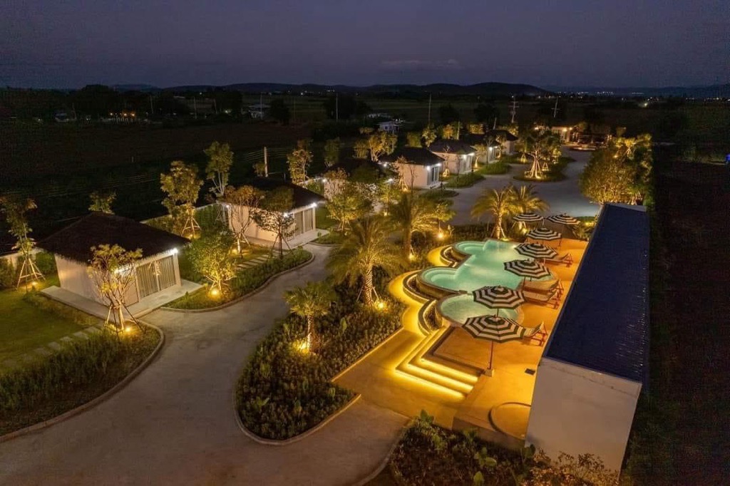 พูลวิลล่าสระบุรี Charin Villa Resort ชรินทร์ วิวล่า รีสอร์ท รับ 4 ท่าน สระว่ายน้ำส่วนตัว
