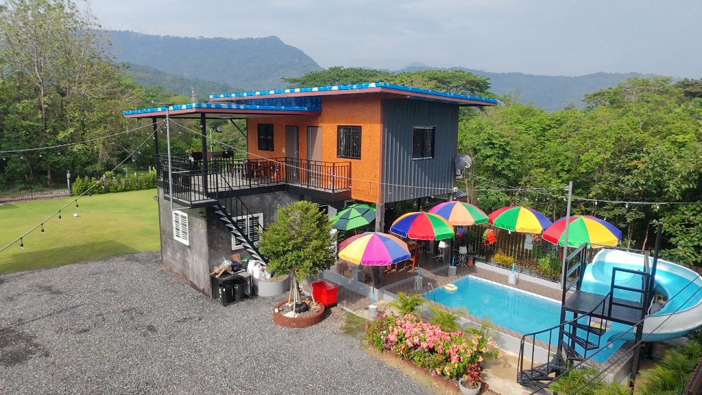 พูลวิลล่าThe nature poolvilla นครนายก รับ 14 ท่าน