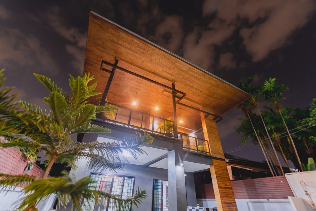 พูลวิลล่าThe Loft Pool villa Chiang Mai เชียงใหม่ รับ 13 ท่าน